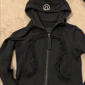 Lululemon Special Edition Scuba Hiver 2013 size 4